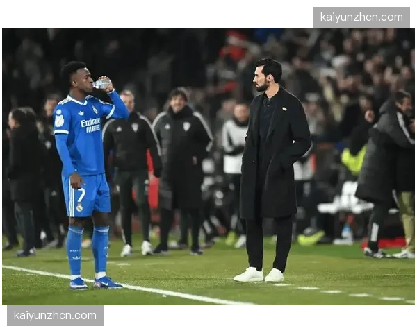 特写：季后赛希望破灭后，鲨鱼队年轻球员在更衣室沉默不语